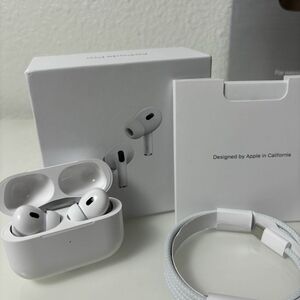 Apple AirPods Pro with MagSafe Case - White